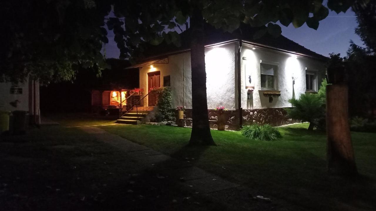 Vadaszles Vendeghaz Bukkszentmarton Экстерьер фото