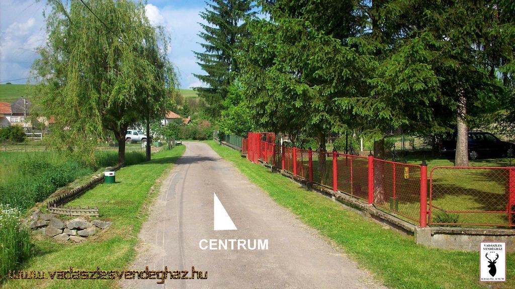 Vadaszles Vendeghaz Bukkszentmarton Экстерьер фото