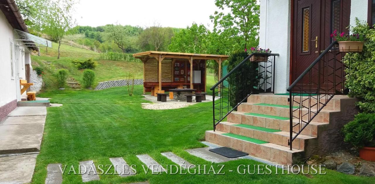 Vadaszles Vendeghaz Bukkszentmarton Экстерьер фото